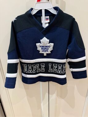Maple leafs hockey jersey 3t Kids